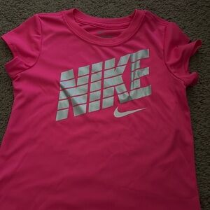 🩷 NIKE DRI FIT SHIRT🩷